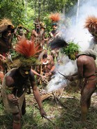 Papua Nová Guinea – kmen Huli – Tari